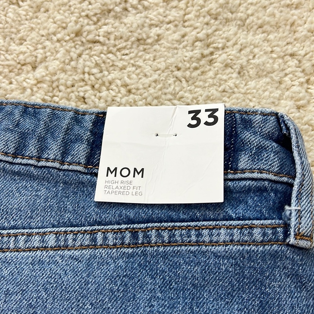 NWT FOREVER21 High-Rise Relaxed Fit Jean - Picture 10 of 16